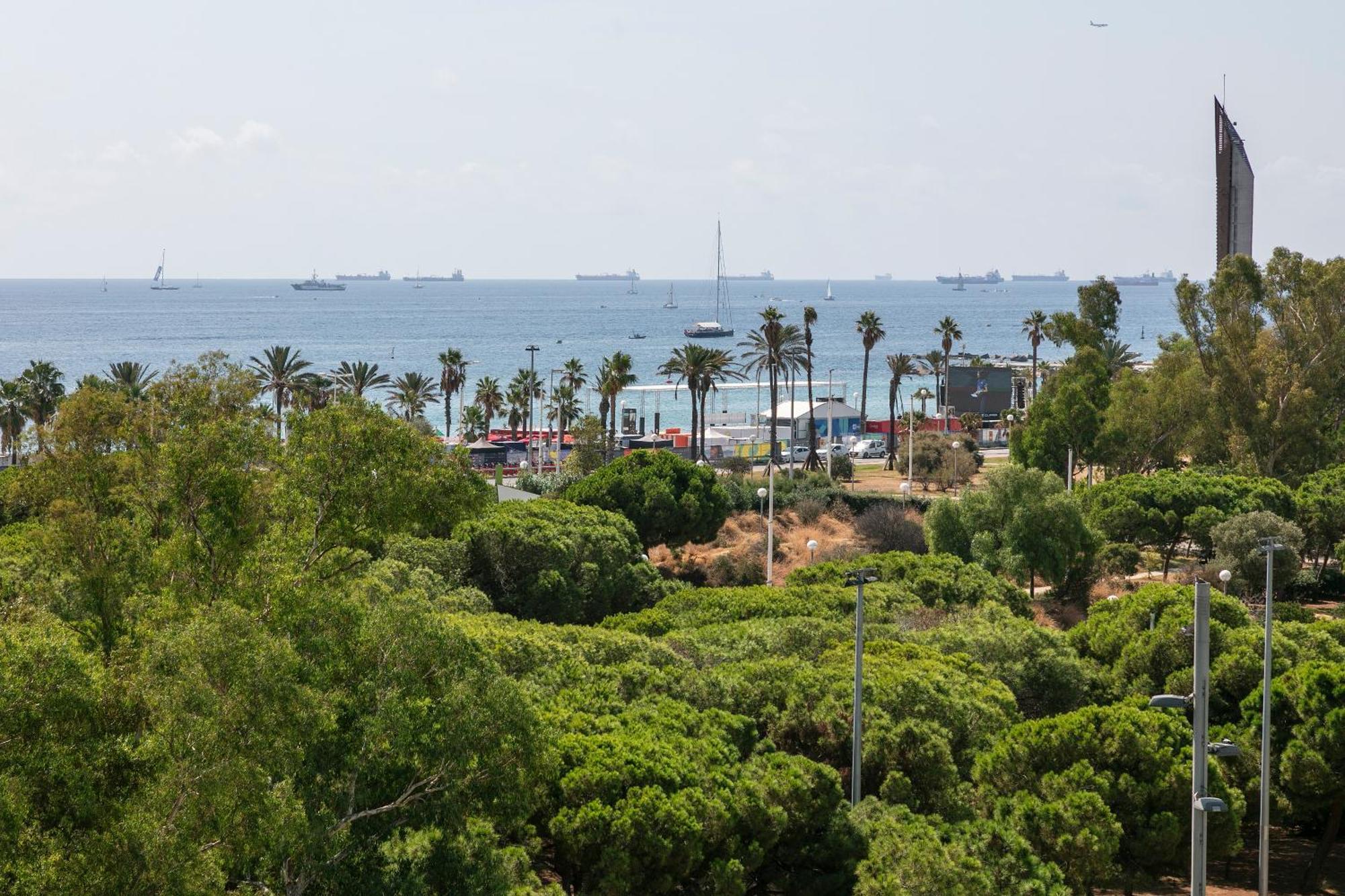 Lugaris Beach Apartments Barcelona Eksteriør billede